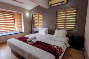 Minibar, in-room safe, individually furnished, desk - GRANDEUR SANCHI RESORT (Calangute)