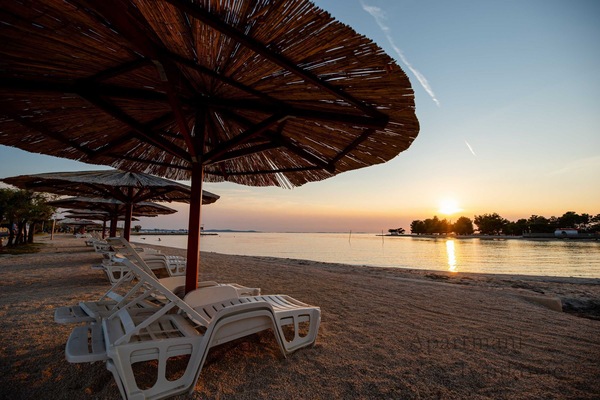 Apartment (Two Bedroom Apartment with Terrace) | Beach