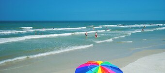 Beacher's Lodge Studio Suite (not directly oceanfront)