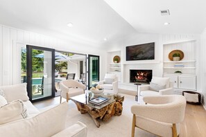 Smart TV, fireplace, table tennis, video library