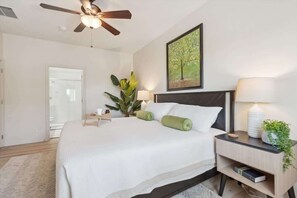 2 bedrooms, iron/ironing board, travel cot, free WiFi