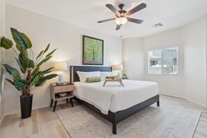 2 chambres, fer et planche à repasser, lit parapluie, Wi-Fi gratuit