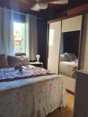 4 bedrooms, iron/ironing board, travel cot, free WiFi