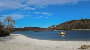 Una playa cerca