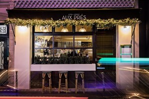 Bar (en la propiedad)