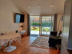 Cottage | Living room - Cottage in Devon With Hot Tub & Dartmoor Views (Newton Abbot)