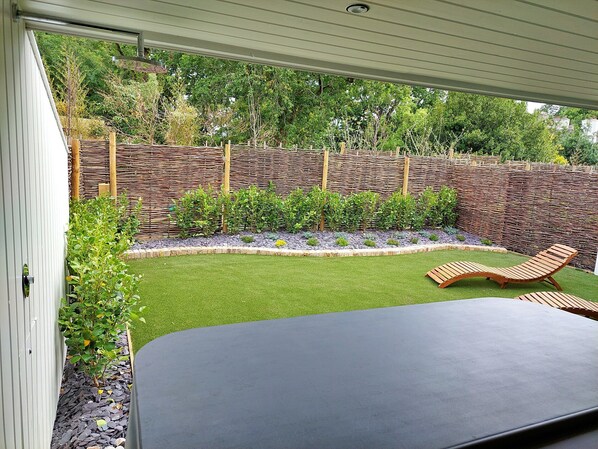 Cottage | Garden