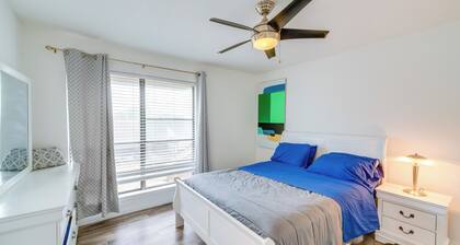 5 Mi to White Rock Lake: Cozy Dallas Condo