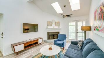 Apartment (2 Bedrooms) | Front of property