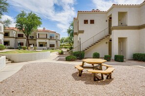 Apartment (2 Bedrooms) | Interior - 12 Mi to Old Town Scottsdale: Condo w/ Pool Access (Scottsdale)