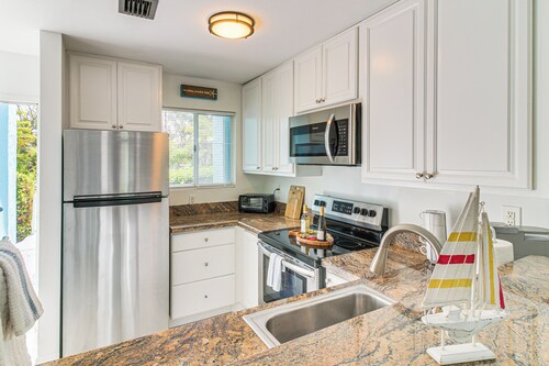 Marina + Pool Access On-site: Key Largo Escape
