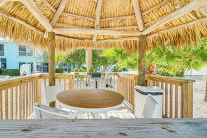 Interior - Marina + Pool Access On-site: Key Largo Escape (Key Largo)