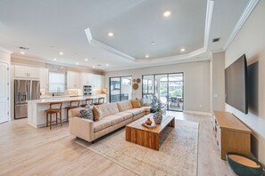 House (3 Bedrooms) | Interior