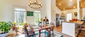 Hot Tub, Deck & Fire Pit: Chic Louisville Home!