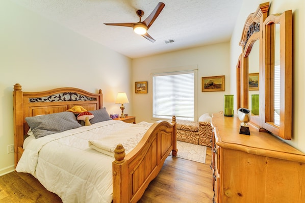 House (3 Bedrooms) | Interior