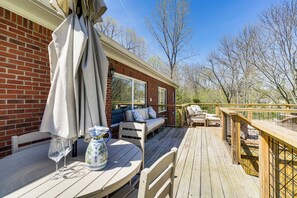 Interior - Hot Tub, Deck & Fire Pit: Chic Louisville Home! (Louisville)