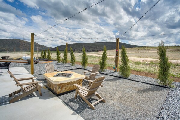 House (4 Bedrooms) | Front of property