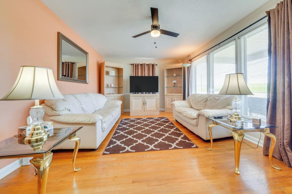 11 Mi to Uofl & Norton Hospital: Louisville Home - Floyds Knobs, IN