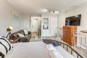 Apartment (0 Bedroom) | Interior