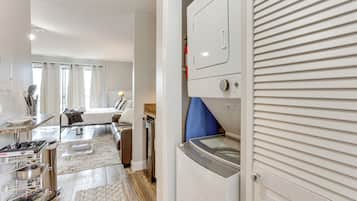 Apartment (0 Bedroom) | Interior
