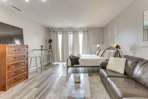 Apartment (0 Bedroom) | Interior