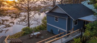 Walk to Winema Road Beach: Home w/ Hot Tub!