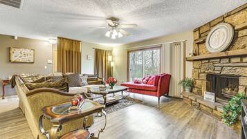 Apartment (2 Bedrooms) | Front of property