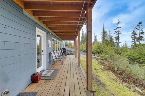 Fish & Hike: Apartment w/ Pool Table in Ketchikan!