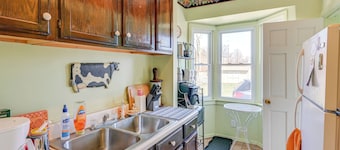 < 1 Mi to Old Town Lansing: Home w/ Furnished Deck