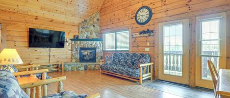 House (5 Bedrooms) | Front of property