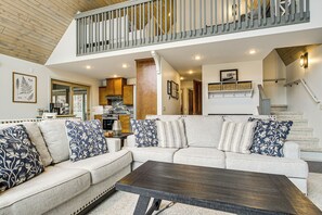 House (3 Bedrooms) | Interior - 2 Mi to Sand Valley: Family Getaway w/ Deck! (Nekoosa)