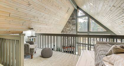 2 Mi to Sand Valley: Family Getaway w/ Deck!