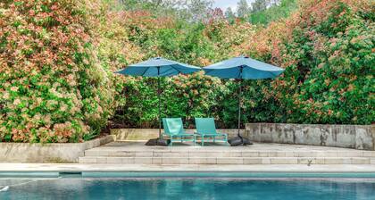 Pool & Deck: Wine Country Hideaway in Middletown!