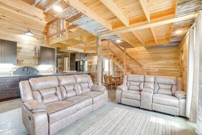 5 Mi to Lake Barkley: Secluded Retreat in Kuttawa