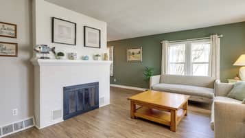 House (2 Bedrooms) | Interior