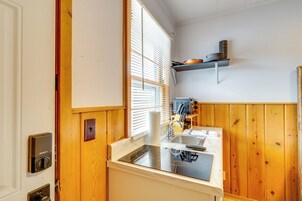 Apartment (0 Bedroom) | Interior