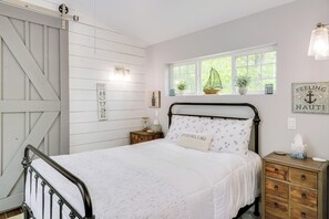 House (1 Bedroom) | Interior