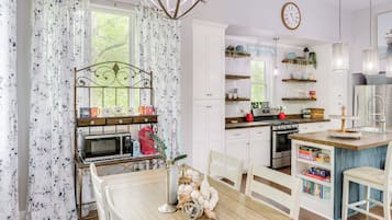 House (1 Bedroom) | Interior