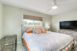 House (2 Bedrooms) | Interior - Canal-front Home w/ Private Dock in North Port! (North Port)