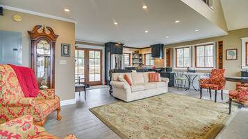 ุงูู
ูุดุฃุฉ ู
ู ุงูุฏุงุฎู