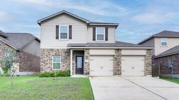 House (3 Bedrooms) | Front of property