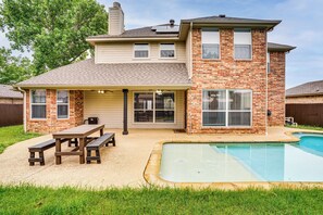 House (5 Bedrooms) | Interior - 2 Mi to Old Town: Spacious Burleson Vacation Home (Burleson)