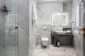 Luxury Double Room, City View | Bathroom | Shower, hair dryer, towels, soap - Boutique Hotel Golden Key - Poreč (Porec)