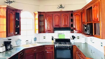 Oven, stovetop, dishwasher, coffee/tea maker