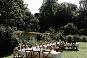 屋外バンケット スペース