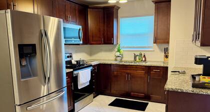Modern 3BR Getaway Near UNCC, IKEA & PNC Arena