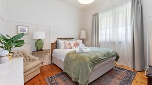 4 chambres, fer et planche à repasser, Wi-Fi, draps fournis