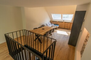 House | Dining