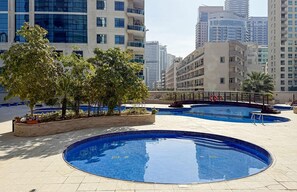 9 outdoor pools - Spacious 4BR in Horizon Tower Marina (Dubai)