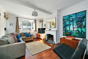 TV, fireplace